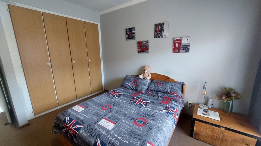 2 Bedroom Property for Sale in Langenhovenpark Free State